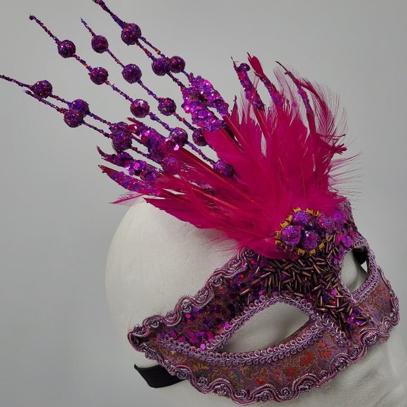 Venetian Angel Beaded & Feather Mask - Picture 15 of 16
